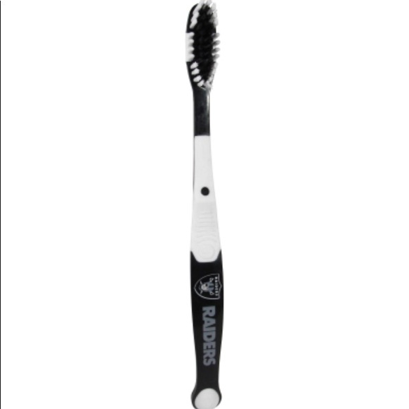Raiders NFL Toothbrush - Picture 3 of 3